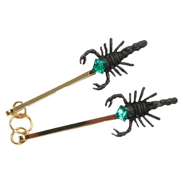 Fantastic Beasts Find Them Percival's Scorpion Pin Carousel 1