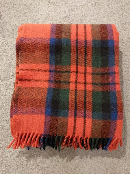 Picnic wool blanket with fringe Carousel 1