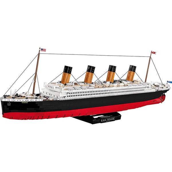 Titanic R.M.S. Titanic 1:300 scale 2840 pcs Construction Set Carousel 1