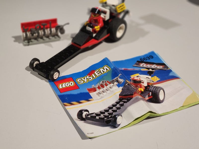 Lego Classic Town: Race: 6639 Raven Racer Carousel 2