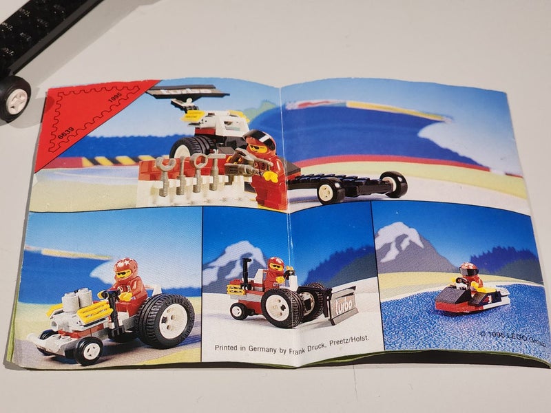 Lego Classic Town: Race: 6639 Raven Racer Carousel 3