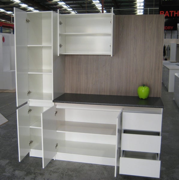 1900 KITCHENETTE -1500w Bench, 400w Pantry & Wall Cabinet Carousel 2