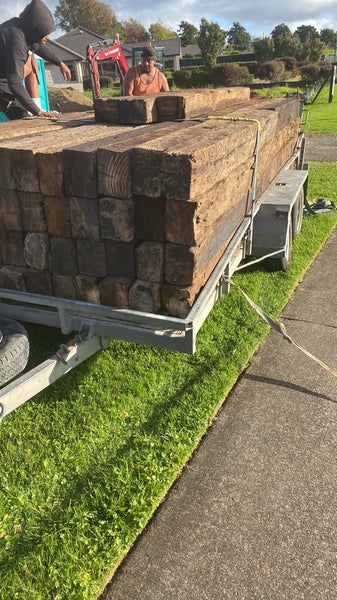 PINE RAILWAY SLEEPERS-A GRADE62971019148033111