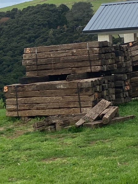 PINE RAILWAY SLEEPER-B GRADE62930693822211112