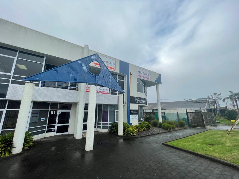 2/129 Onewa Road, Northcote, North Shore City, Auckland