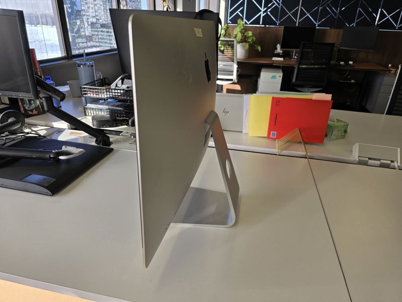 Apple iMac 27-Inch "Core i5" 3.5 (5K, Mid-2017) Carousel 2