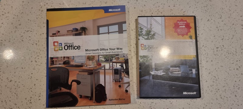 Microsoft Office Professional Edition 2003 - 3 x CD set + COA + Book Carousel 2