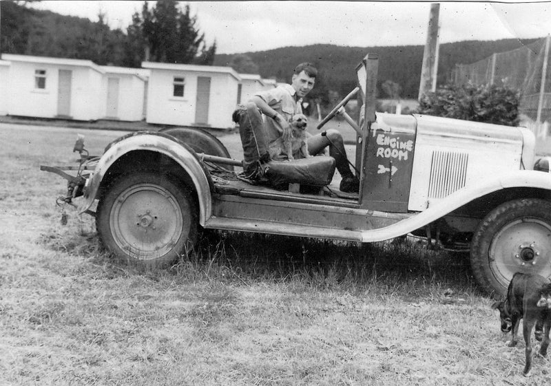 AN ACCIDENTAL BUSHMAN. The adventures of a Forest Ranger in 1960s backcountry NZ64549478049795114