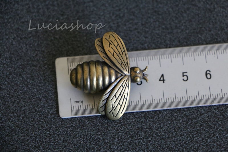 Antique style miniature ornament statue cast brass bee figurine pendant NZ stock Carousel 5