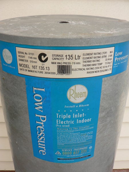 hot water cylinder 2005 rheem 135L Carousel 3