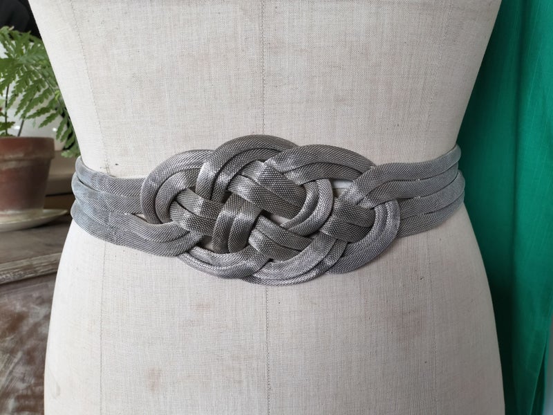 FANTASTIC VINTAGE RETRO METAL MESH WOVEN BELT Carousel 1