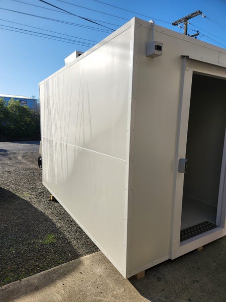 CHILLER ROOM - For Lease or For Sale Carousel 1
