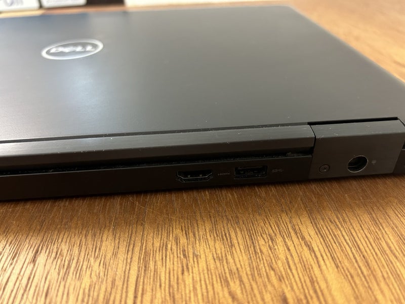 Dell/Precision 3520/i7/16GB/500GB Carousel 8