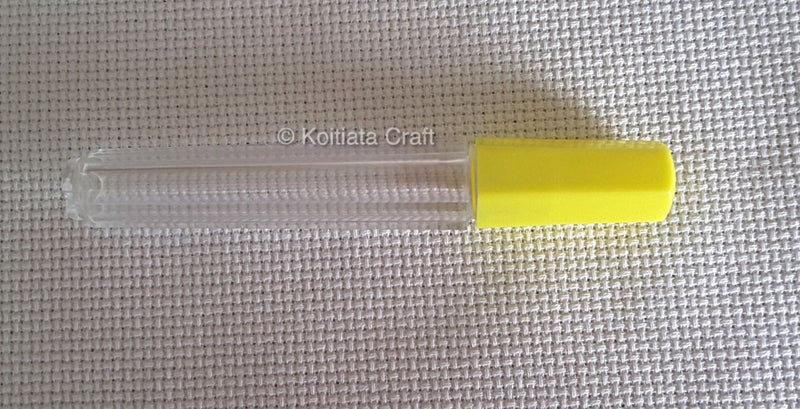 NEEDLE CASE (yellow) Carousel 1