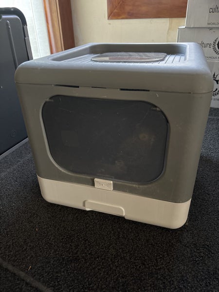 Container cat litter box Carousel 1
