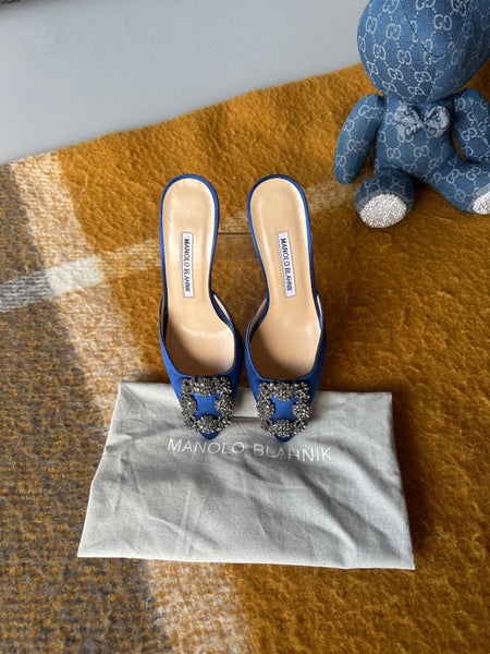 Authentic Brand New MANOLO BLAHNIK Satin Crystal Embellishments Mules Carousel 1