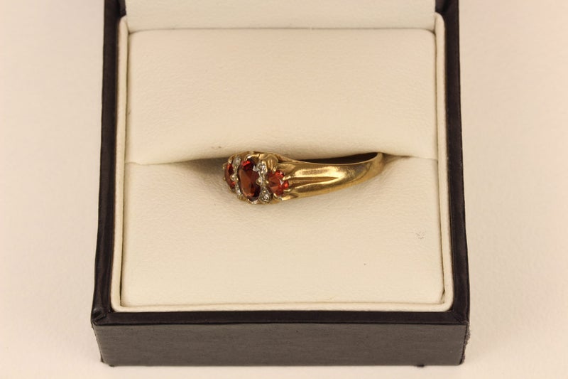9ct Garnet & Diamond ring Carousel 2