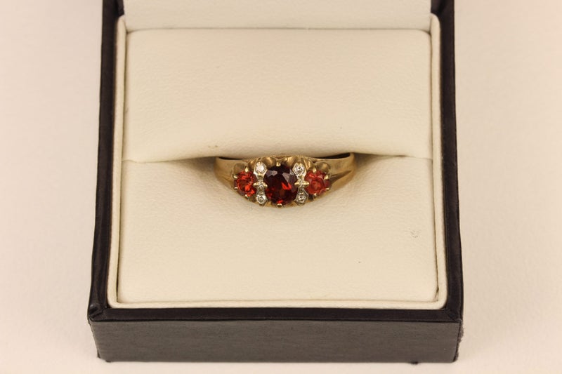 9ct Garnet & Diamond ring Carousel 1