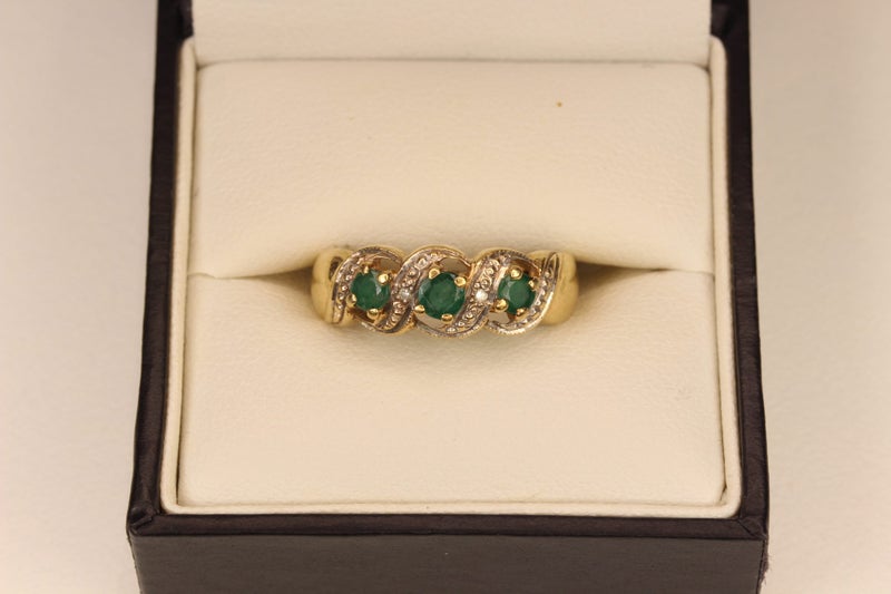 9ct Tourmaline & Diamond ring Carousel 1