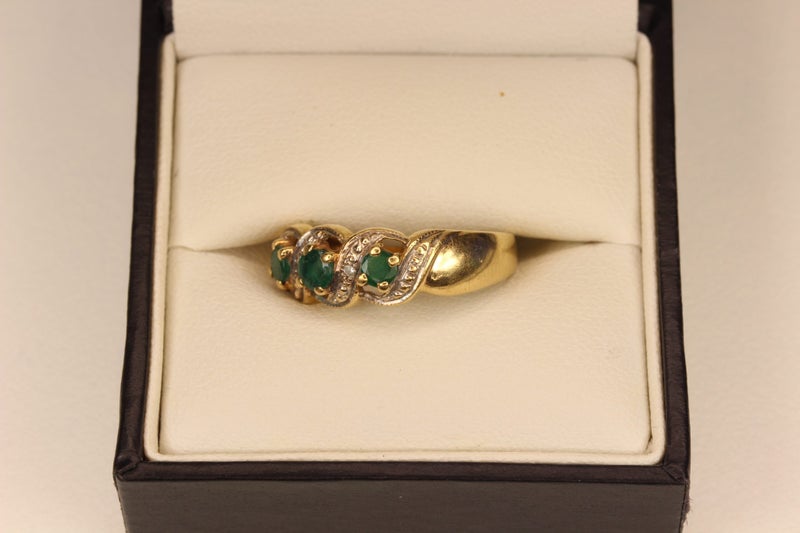 9ct Tourmaline & Diamond ring Carousel 2