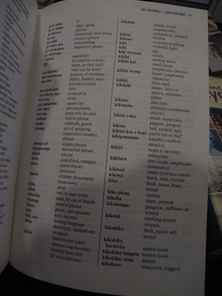 The Reed Dictionary of Modern Maori Maoiri-English English-Maori P M Ryan HB Carousel 3
