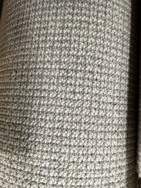 Auction 2- 9.20 x 3.80 metres Pure Wool ,Loop pile carpet Carousel 2