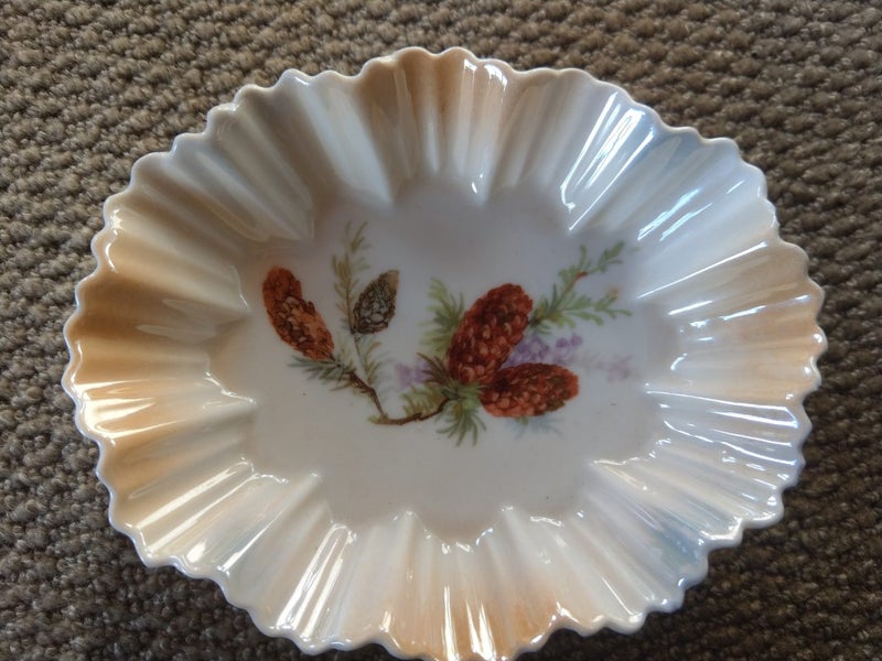 Czecho Slovakia Victoria China Dish Carousel 1