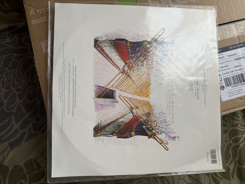 Queen – Innuendo (Explosive Version) Carousel 2