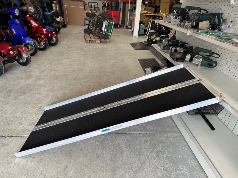 Folding wheelchair/mobility scooter ramp-6ft Carousel 2