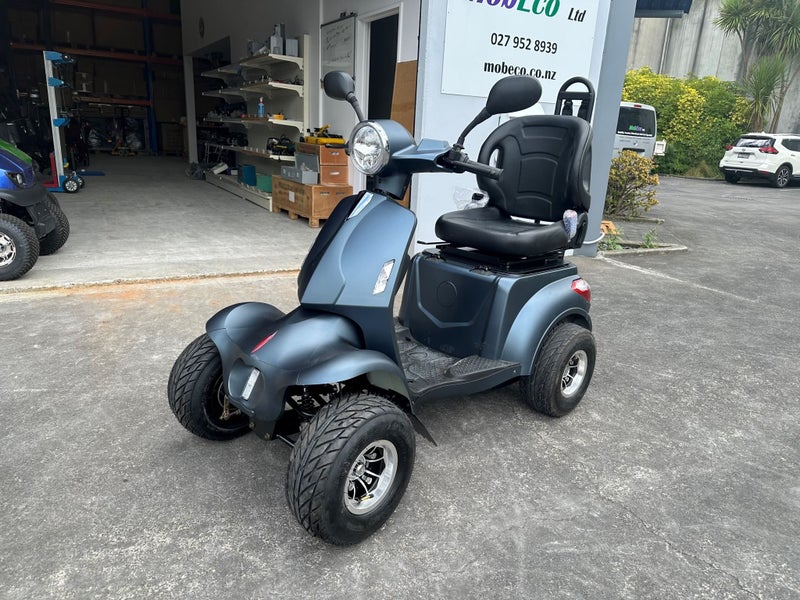 Steady golf/mobility scooter in promotion Carousel 1