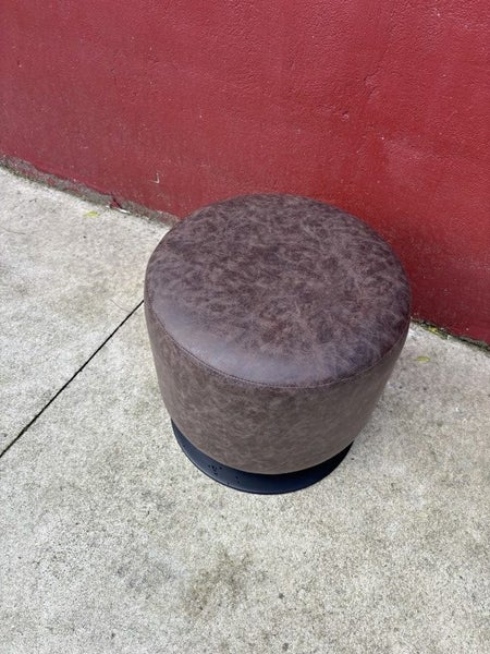1 x Round Foot Stool Carousel 3