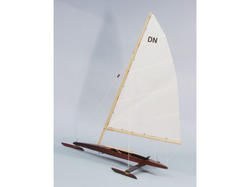 DUMAS DUM 1123 18-3/4" DN Iceboat Carousel 1