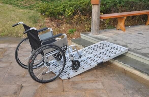 Single-fold Aluminium Ramp-5ft Carousel 3