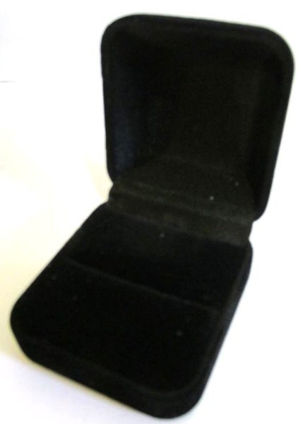 Ring Box - black with black lining Carousel 1
