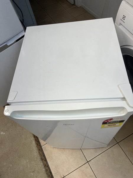 Haier 81L Vertical Freezer HFZ-85A Carousel 2