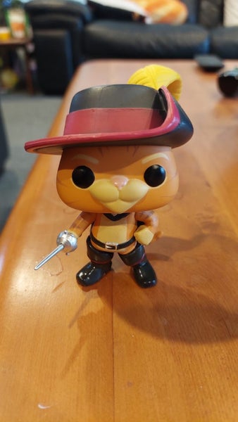 Puss in Boots 280 Shrek Funko Pop, vaulted 2015 Carousel 2