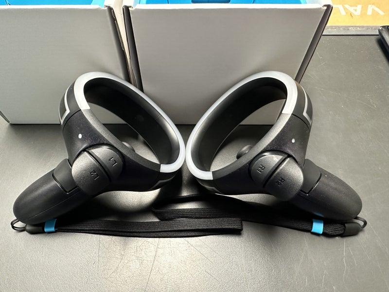 Vive Cosmos Controller Pair ***90 Day Faulty Warranty & After Pay*** Carousel 4