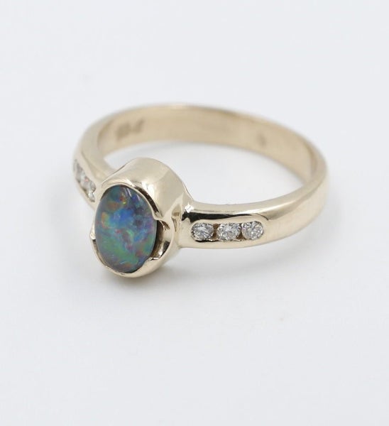 9ct Gold Opal Ring ALX17 Carousel 2