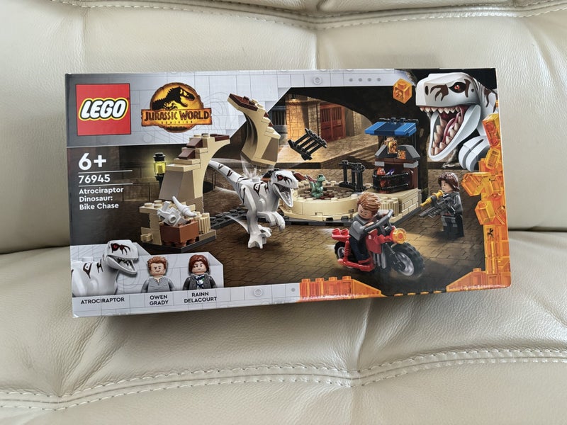LEGO Jurassic World 76945 - Atrociraptor Dinosaur Bike Chase ~RETIRED~! Carousel 1