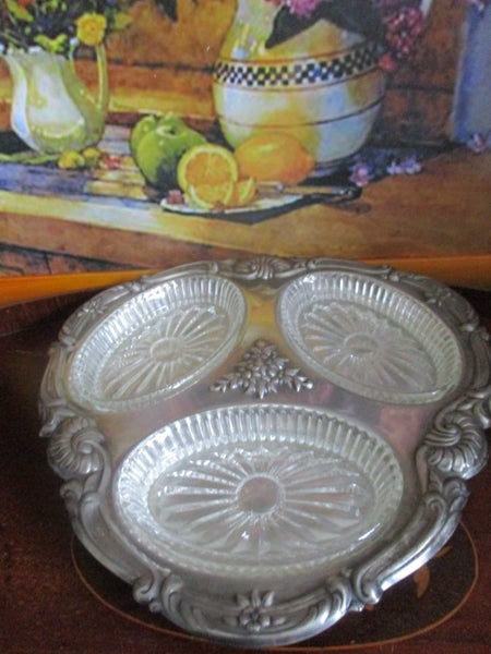 Great Vintage Silver Plate serving/display dish for yr sweeties or …?? Carousel 13