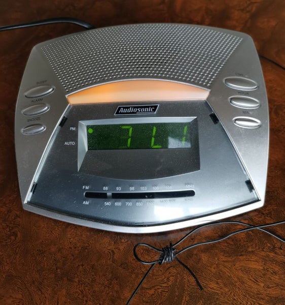 Audiosonic Portable Digital Alam Clock with AM/FM Radio - 240V or 9v battery Carousel 1