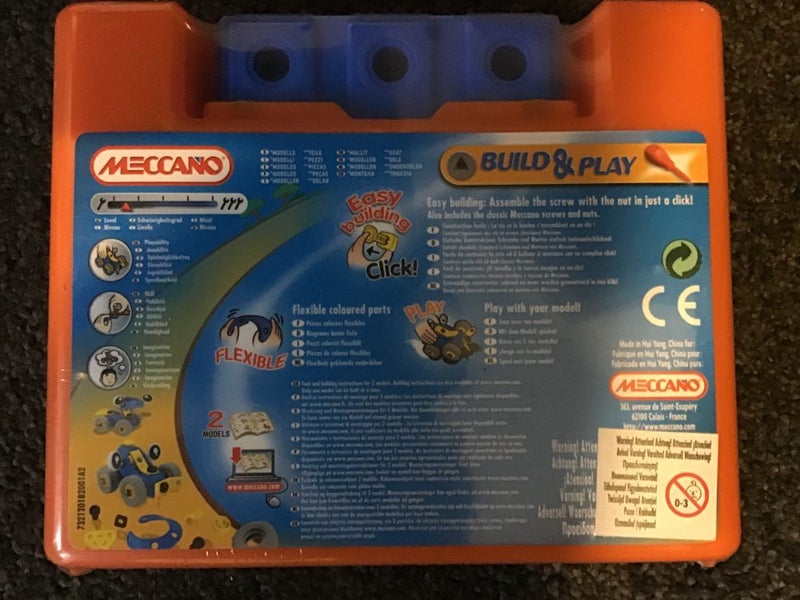 MECCANO BUILD AND PLAY GREEN CAR IN CASE Carousel 1