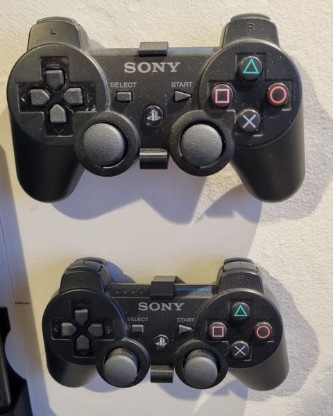 Wall Mounts for Sony PlayStation 3 Controllers Carousel 1