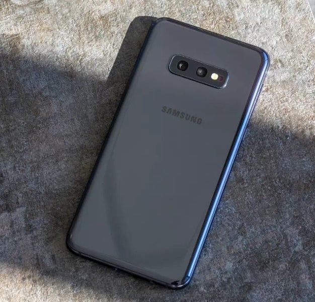 Samsung Galaxy S10e 128GB Black Like New62992597138049113