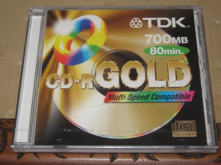 6 CD-R's 80 min 700MB in Individual Cases Carousel 1