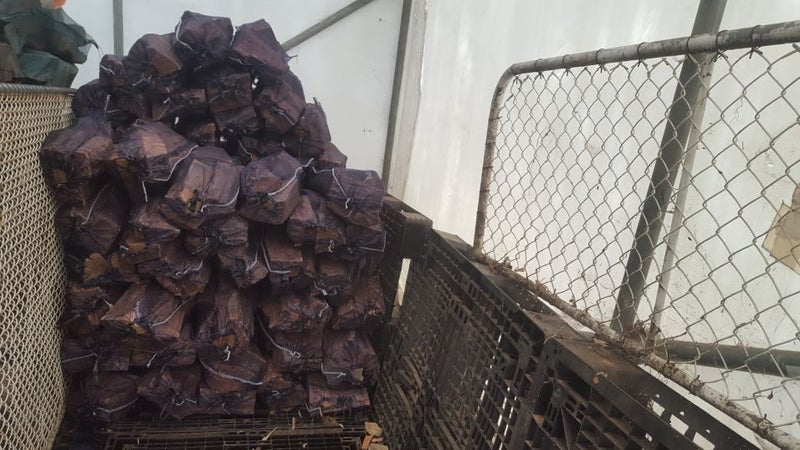 PLUM WOOD - DRY FIREWOOD (FOR PIZZA OVENS / OUTDOOR COOKING / BBQ ETC) Carousel 3