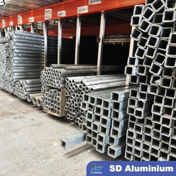 Galvanised Steel Round Pipe / Tube - Ø25x2.0mm - 6.0m Length Carousel 5