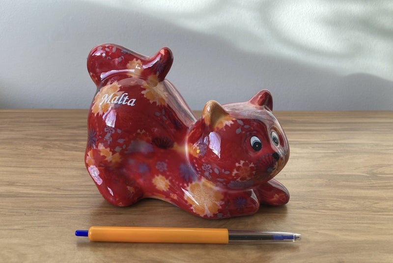 Bright colours cat coin bank in excellent condition Carousel 2