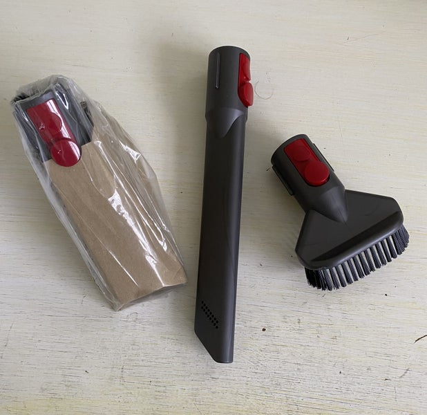 Dyson car cleaning kit Carousel 1