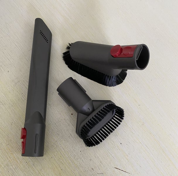 Dyson car cleaning kit Carousel 2